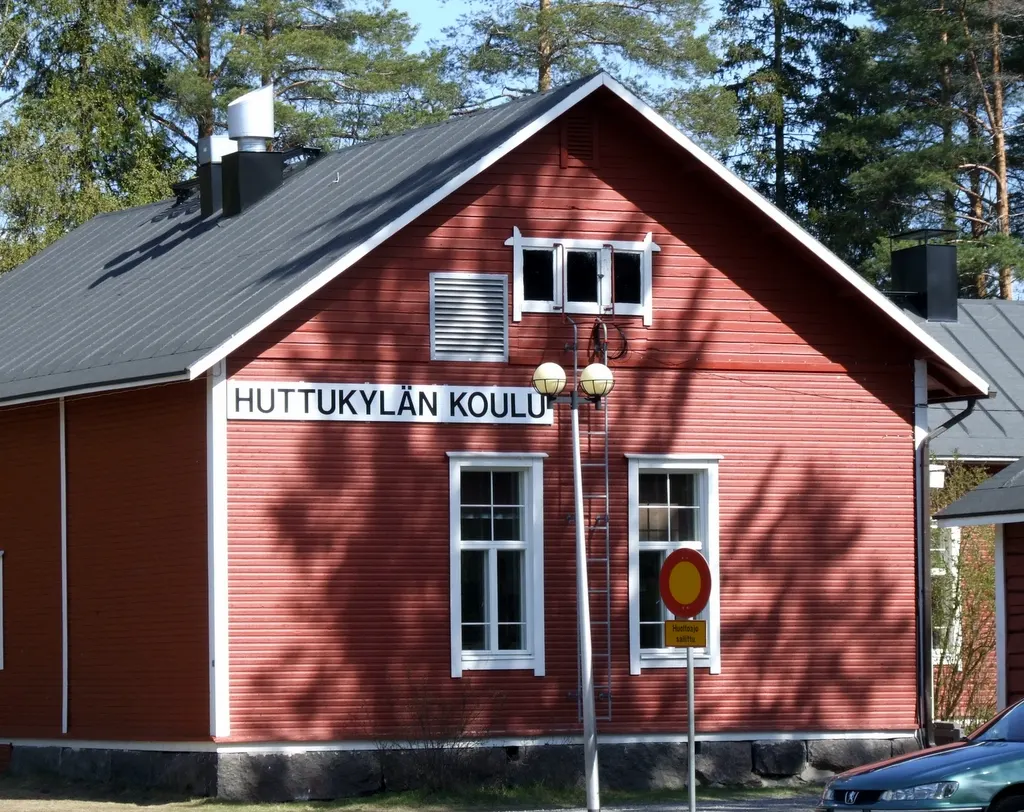 Huttukylän koulu Kiimingin Huttukylässä
