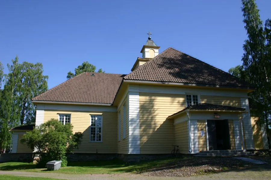 Joroisten kirkko on valmistunut vuonna 1793, ja sen on suunnitellut Juhana Karppinen (Karp).