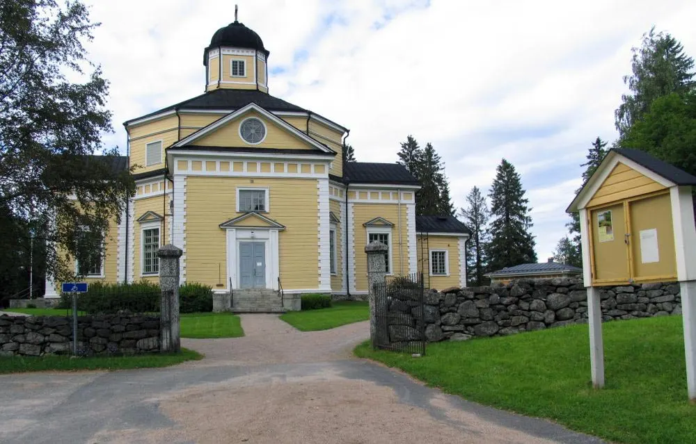 Juuan kirkko on rakennettu vuosina 1850–1851, ja sen on suunnitellut C. A. Gustavsson.