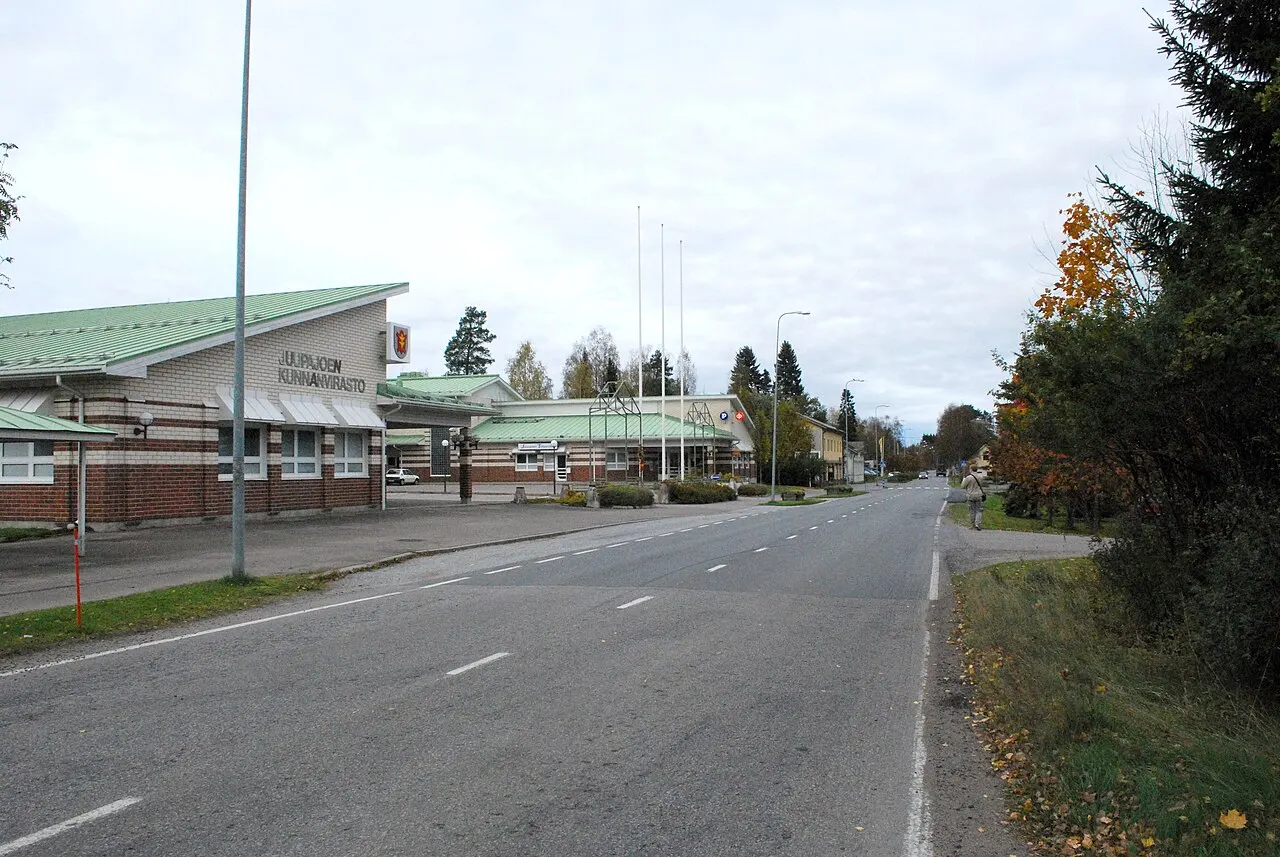 Koskitie (yhdystie 14290) Juupajoen keskustassa.