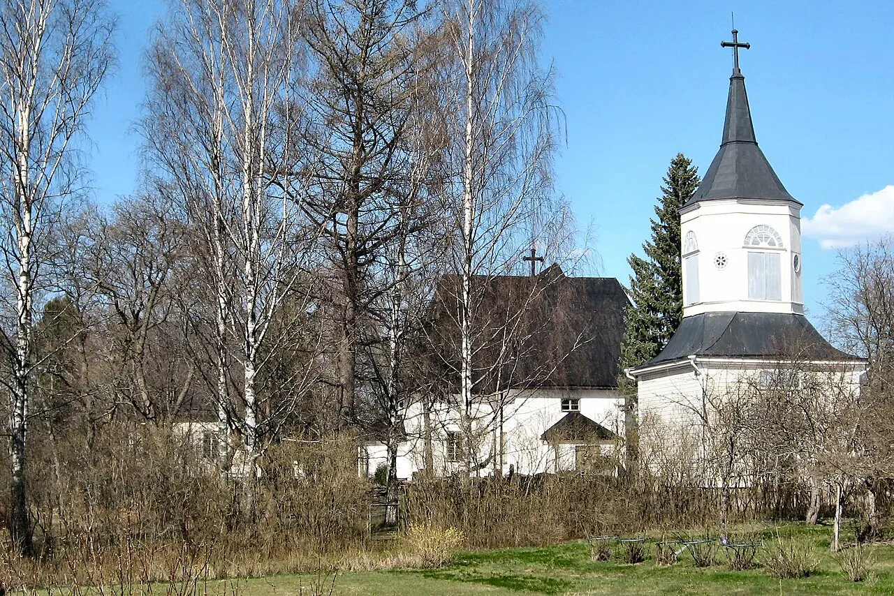 Lapinjärven kirkot (suomalainen ja ruotsalainen kirkko)