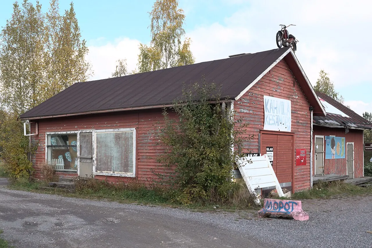 Kahvila Kesämopo Laukkoskella.