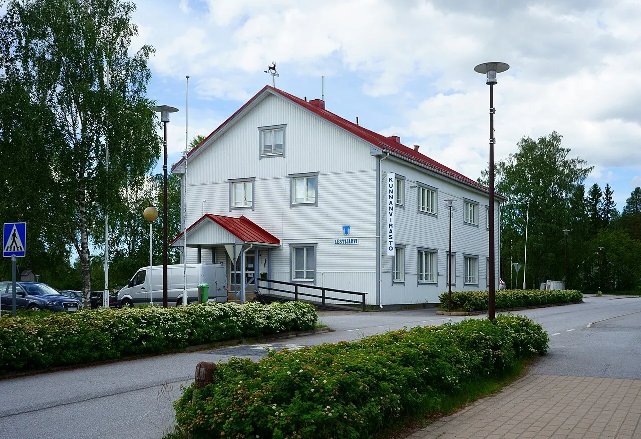 Lestijärven kunnanvirasto "Järvilinna".
