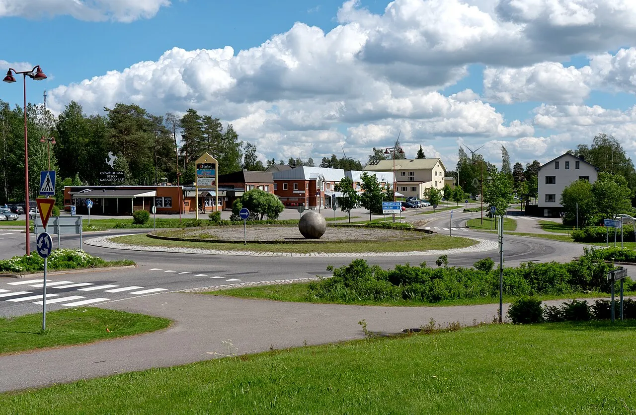 Perhon keskustaa kuvattuna kesäkuussa 2019.