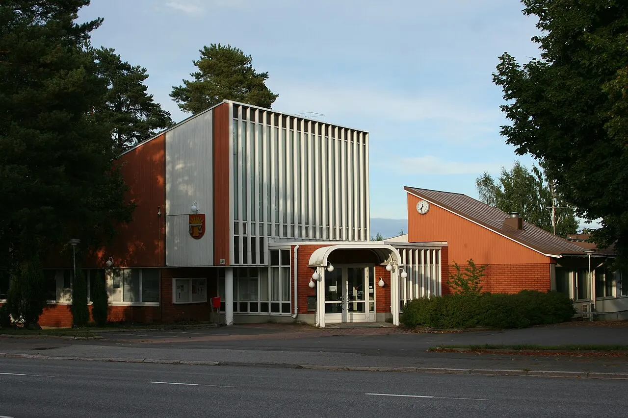 Pöytyän kunnantalo 1960-luvulta, Riihikoski, Pöytyä. Virasto oli alun perin vasemmanpuoleisessa osassa. Oikealla olevassa siivessä oli…