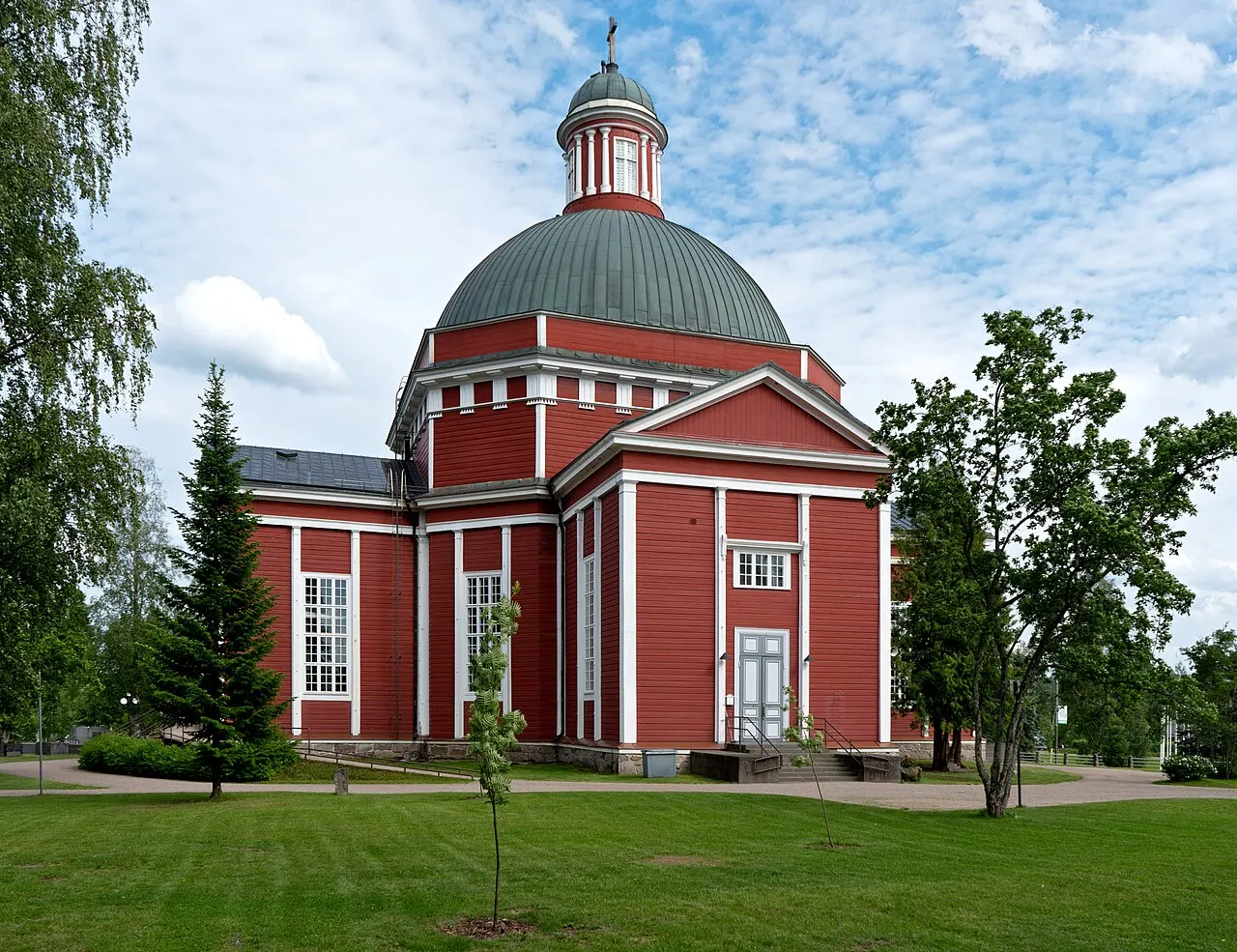 Saarijärven kirkko.