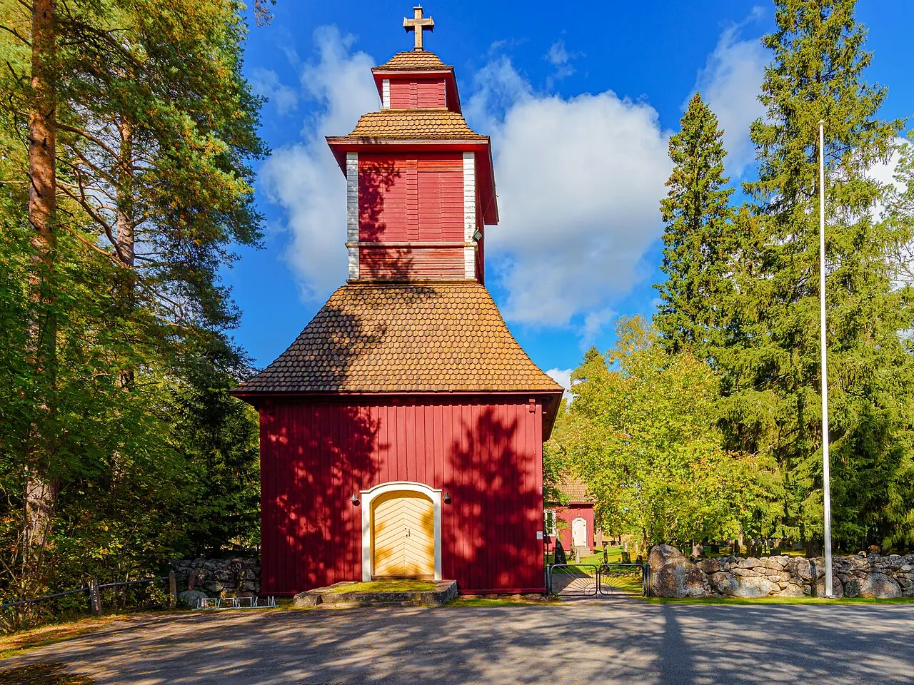 Revonlahden kirkon tapuli